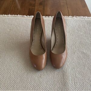 Nine West Tan Wedge Pumps Rounded Toe 
Wedge 4 1/2” Size 7.5